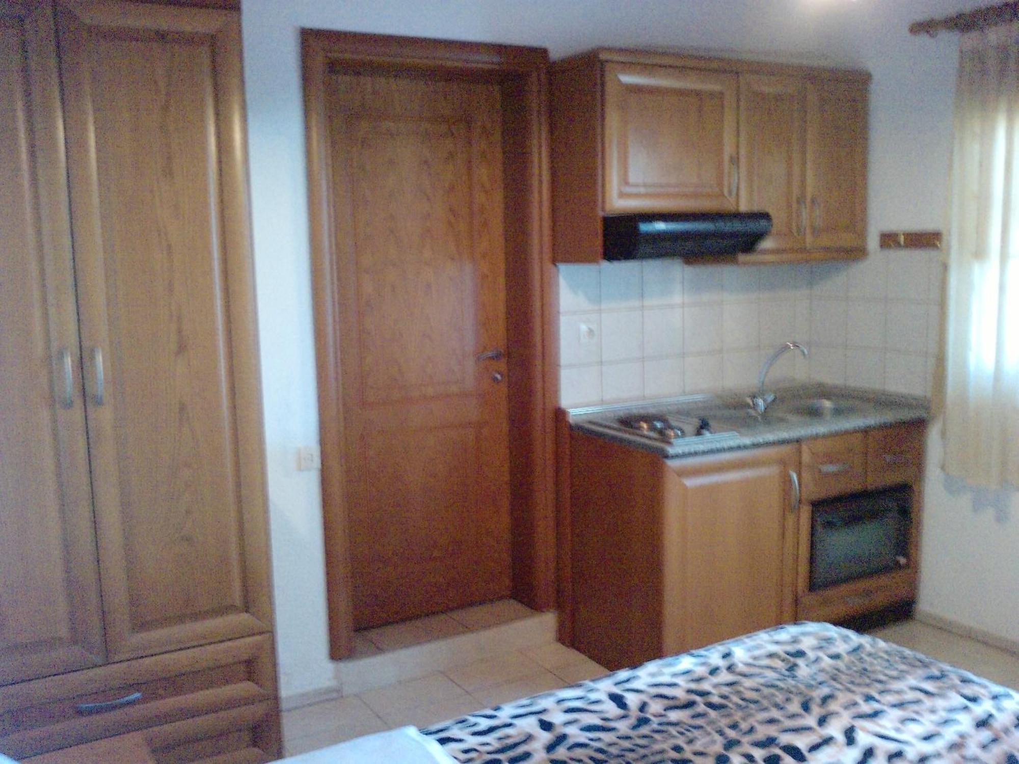 Guesthouse Agnandi Káto Loutrákion 객실 사진