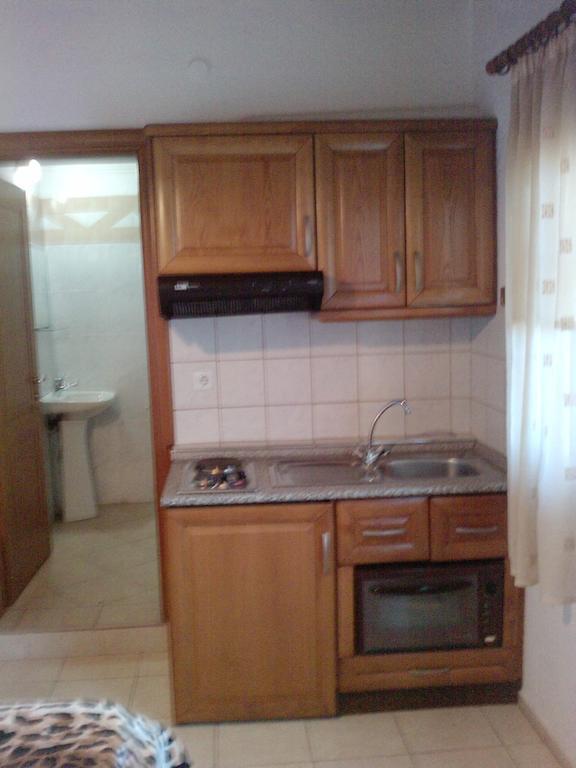 Guesthouse Agnandi Káto Loutrákion 객실 사진