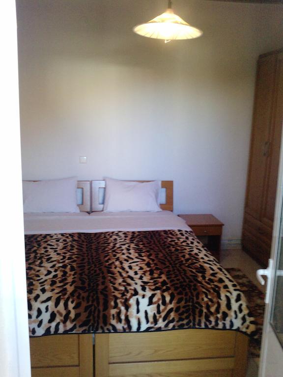 Guesthouse Agnandi Káto Loutrákion 객실 사진
