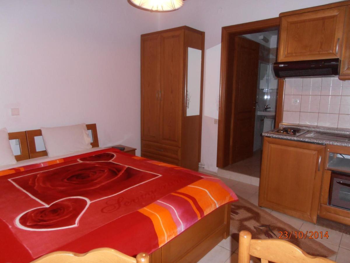 Guesthouse Agnandi Káto Loutrákion 객실 사진