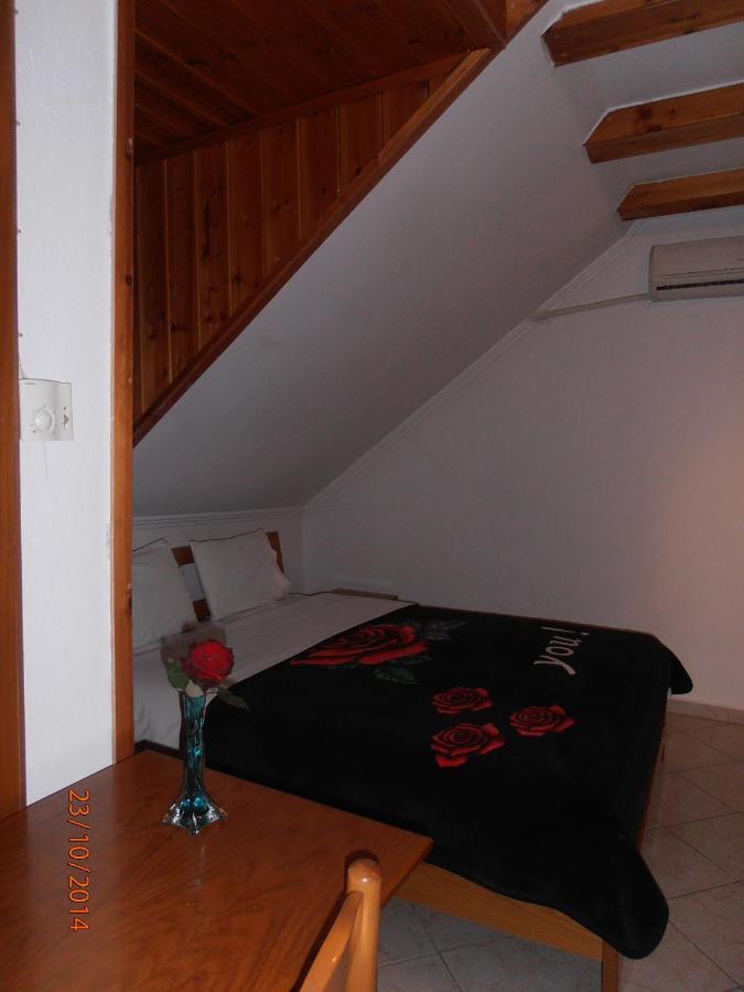 Guesthouse Agnandi Káto Loutrákion 외부 사진